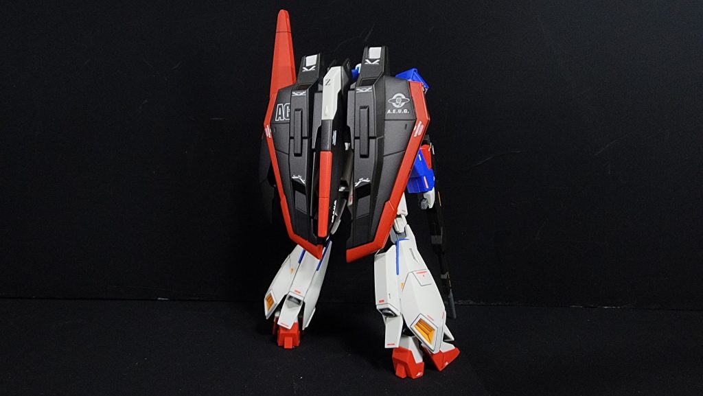 フライングアーマーの赤は全て塗装が必要でした。