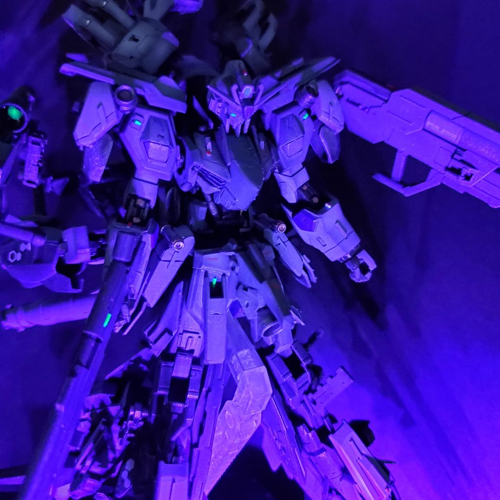 蛍光塗料でビコーンシステムONです。最後までご覧いただきありがとうございました。他の作品も見ていただけると嬉しいです。