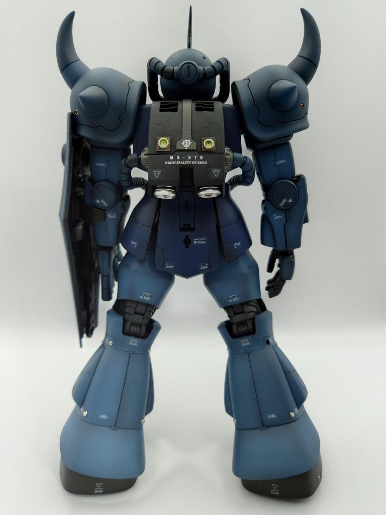 グフは、各所スジ彫り、寂しい部分のディティールアップ、各所メタルパーツで仕上げております。