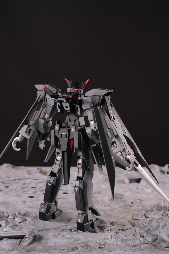 ↑全身後ろ姿。デカールを白にしてアクセント。関節と羽根に付いているフックだけ銀色にしています。