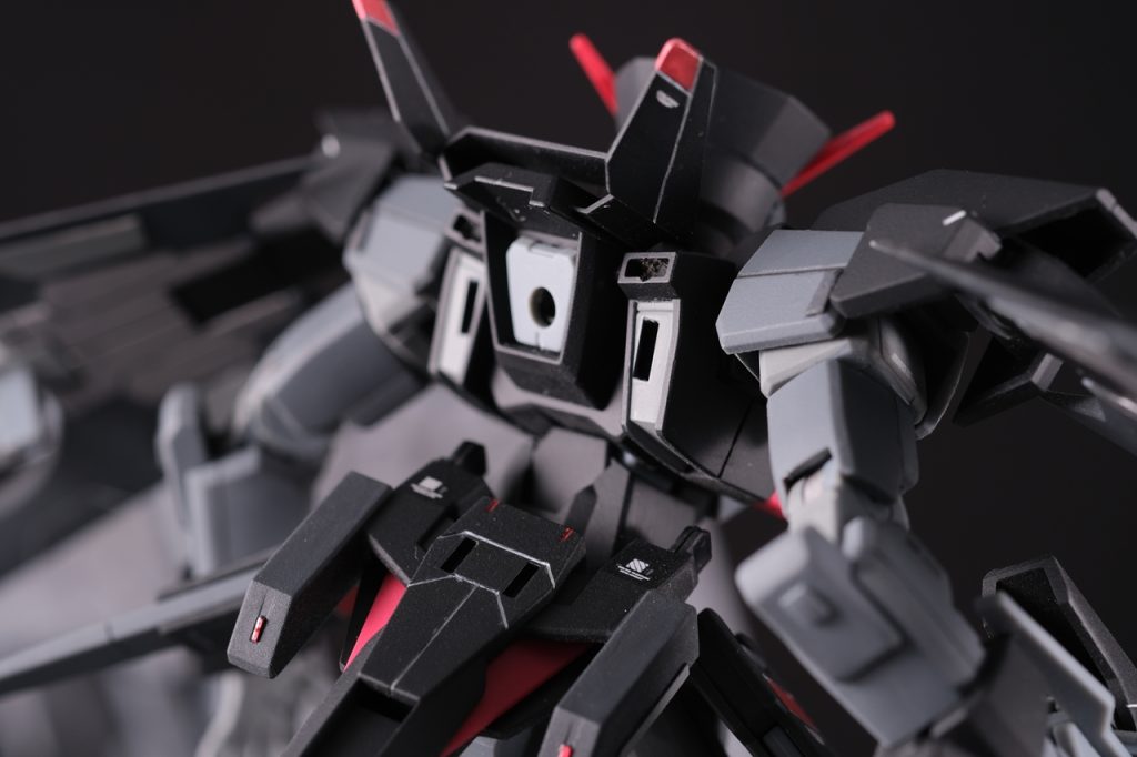 ↑背中あたり。背中の丸い穴は、アクションベース用に開けました。