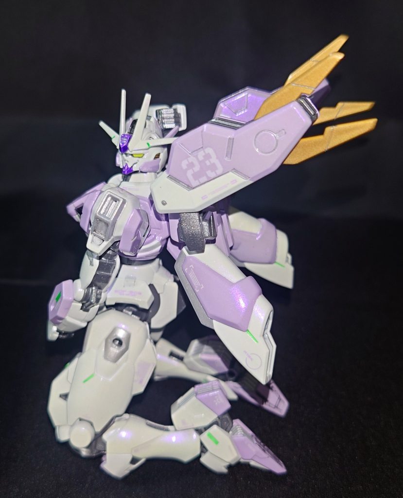 女性的、ってことで、カミさんは絶対にやらないグラビアポーズ(笑)あくまで可動域のテストです。まさか削除対象にはならないですよね(^_^;)