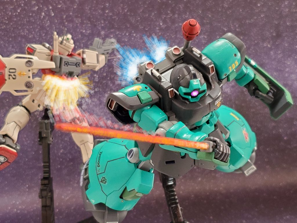 ジムを撃破し、すり抜けるリック・ドムII～👊✨しかし、エマァ本人は仲間を失いたくない一心で、そのパイロット能力の変化に気づいていないのであった…✴️