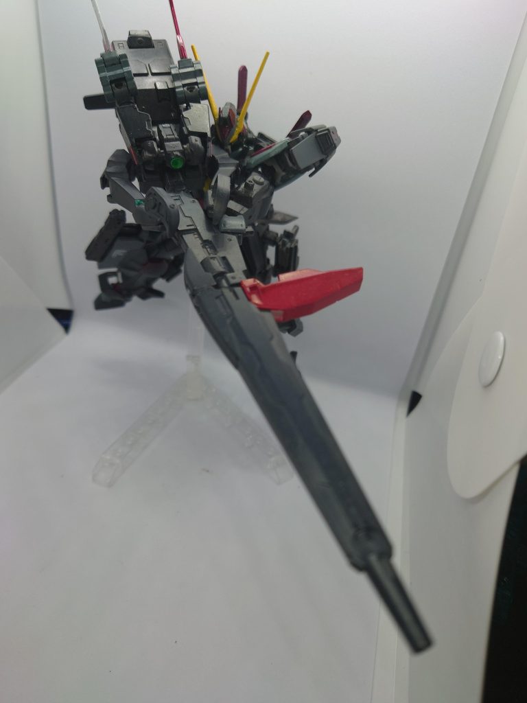 Ver.6「ロングバスターキャノン」 ビームアサルトライフルと合体した、本機体最大の攻撃力を持つ超大型ライフル。高い威力に加え、高感度センサーによる正確な射撃が可能。
