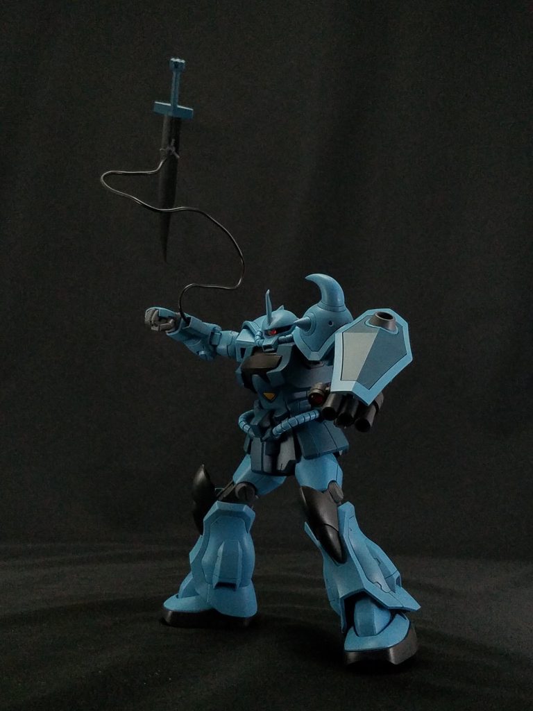 先端に磁石を仕込んでいるので、劇中のヒートソードを手繰り寄せるシーンをイメージした遊びが出来ます。(※ヒートソード側には磁石は仕込んでません。)