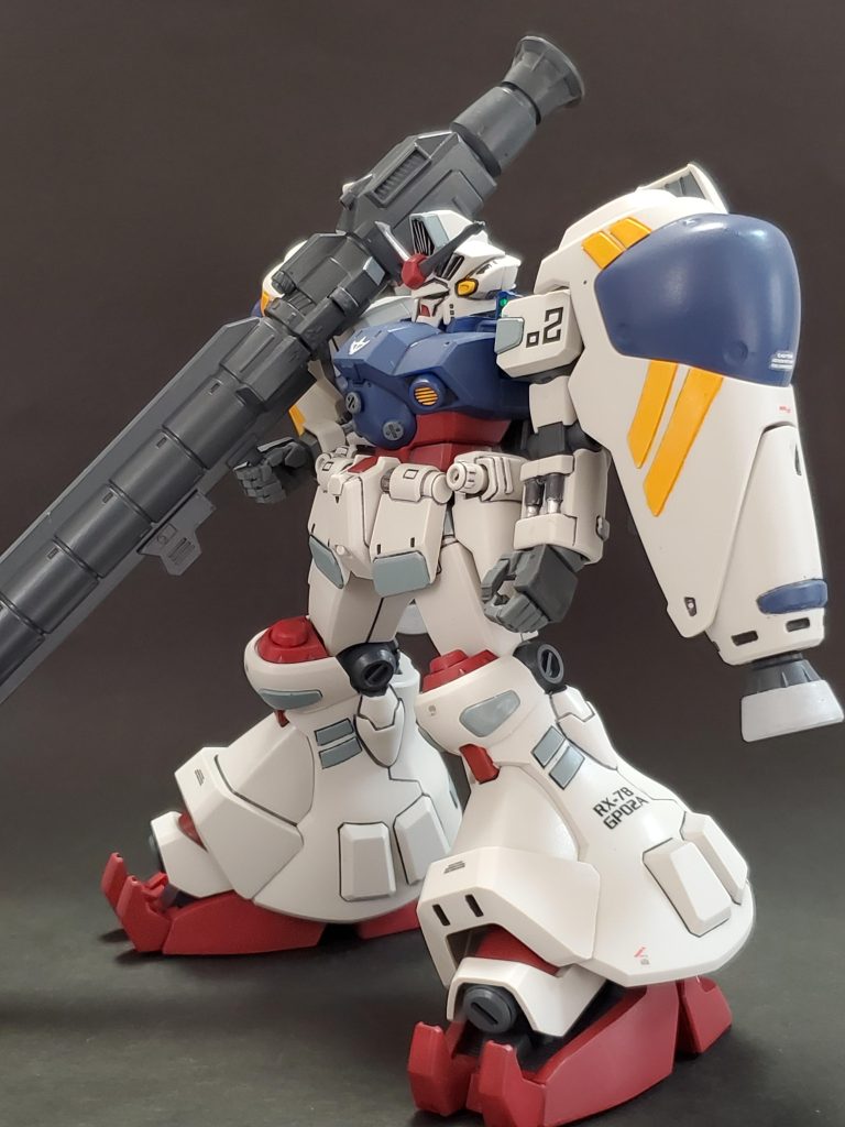 こちらが再仕上げ後のガンダム試作2号機~✴️全体の白部分は成形色そのままで、🟥はシャアレッド🟦はティターンズブルー2🟨はガンダムマーカーイエローで塗装しました😌🎶さらにブルーグレーをちょい足ししてます✨そして、ささやかにマーキングシールを加えて艶消しスプレーでfinishです👍✨