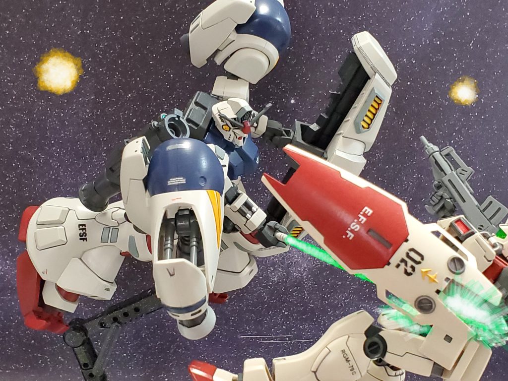 S-0ポイントを通過中に連邦軍に察知されたガトー少佐のガンダム試作2号機❕コンペイトウに迫るガンダム2号機を阻止するべく迎撃に現れるジム部隊ではあるが、ことごとく撃破される😅💦