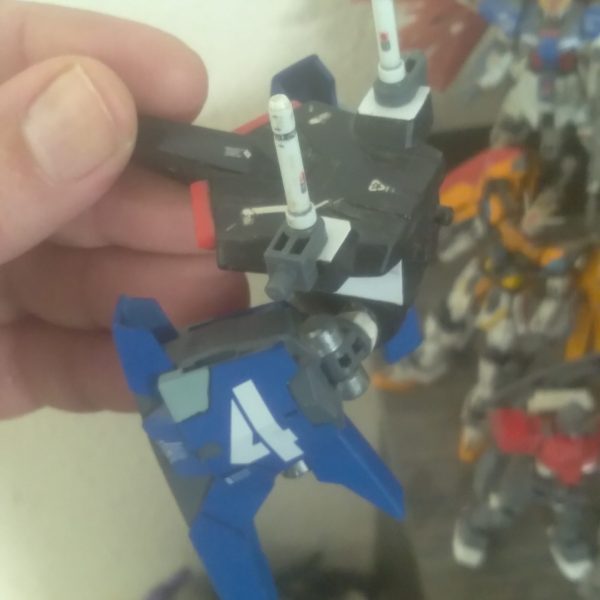 Started work on this new backpack. I was wanting it to be pretty much a battery pack for some beam cannons I'm planning to mount. I had the idea of adding some boosters to give it additional mobility. I've got to come up with an attachment for the cannons but I have an idea on what to do. The boosters are from the lightning gundam bws mk2 full burner.（1枚目）