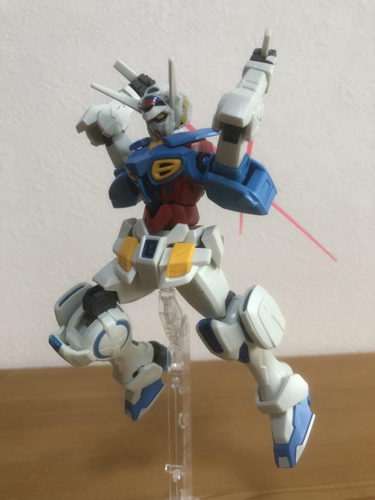 こちらもお馴染みのポーズ。細いビームサーベルが特徴的ですね。