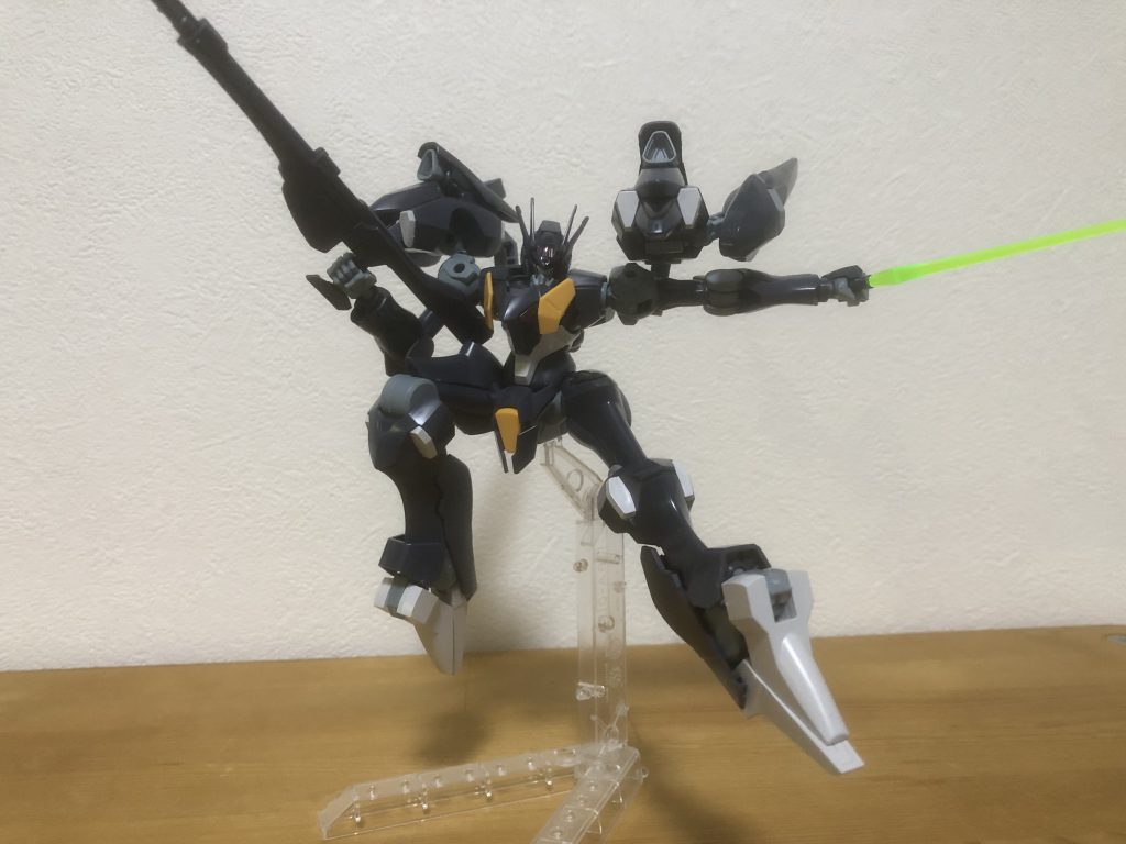 バックパックや足の変形が面白い。