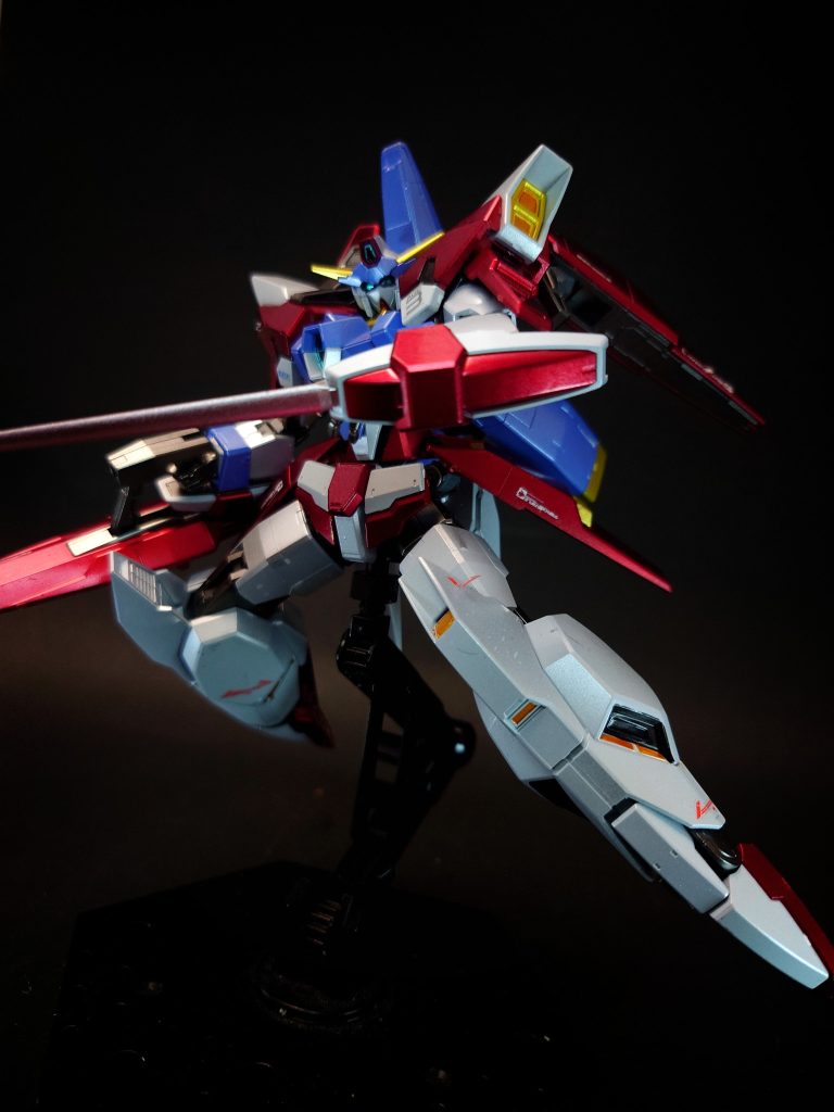 ビームサーベルシールド内に1基ずつ計2基収納されているビームサーベル。ノーマルと同じく取り出さず、直接発振することも可能。