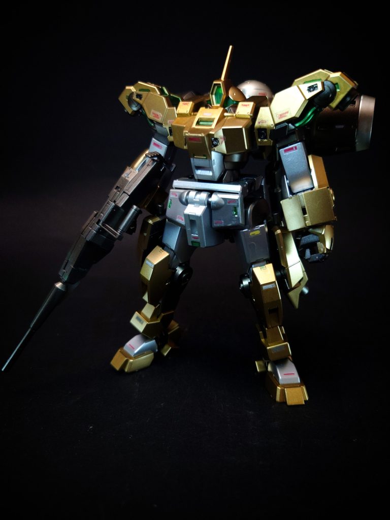 第20話で初登場。アスティカシア高等専門学園にテスト用として持ち込まれたばかりだったが、学園内部でガンダム・ルブリス・ソーンによる無差別攻撃が発生。学園が攻撃に晒される中、セセリア・ドートの判断で自身のデミトレーナーを失ったチュアチュリー・パンランチ（チュチュ）に貸与された。タイミング良く現れたニカ・ナナウラによりその場でチュチュ用に調整が施され出撃した機体は窮地に陥っていたフェルシー・ロロのディランザに加勢。事態の収束まで共闘し、彼女を2度に渡って救った。