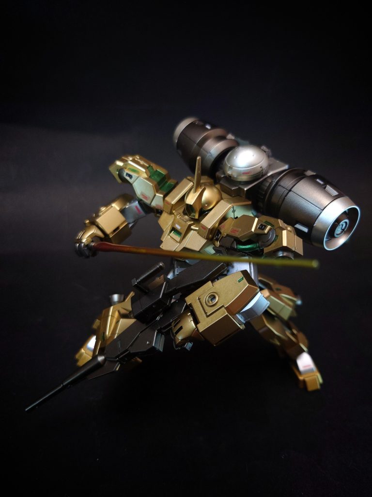 ビームサーベルフレキシブルブースターに格納されている近接用装備