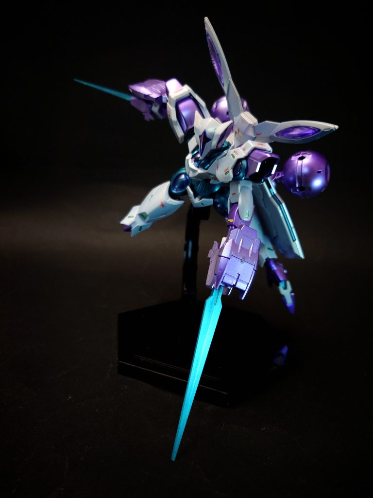 武装・必殺攻撃 ベイオネット両腕に装備する対MS用携行兵器。2連装のビームガンユニットと実体剣刃のソードユニットで構成されており、必要に応じて分離させる事が可能。