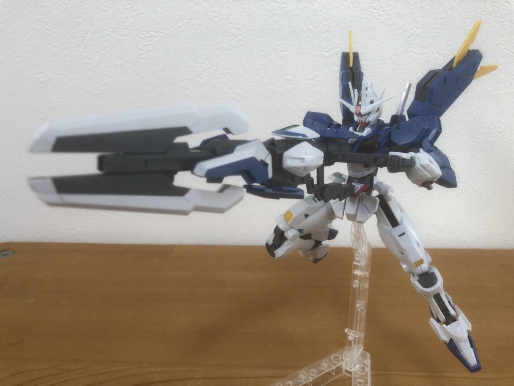 強力すぎて逆に活躍に恵まれなかった印象のガンビットライフル。一番印象的な場面は量産型ルブリス焼き払うシーンという。