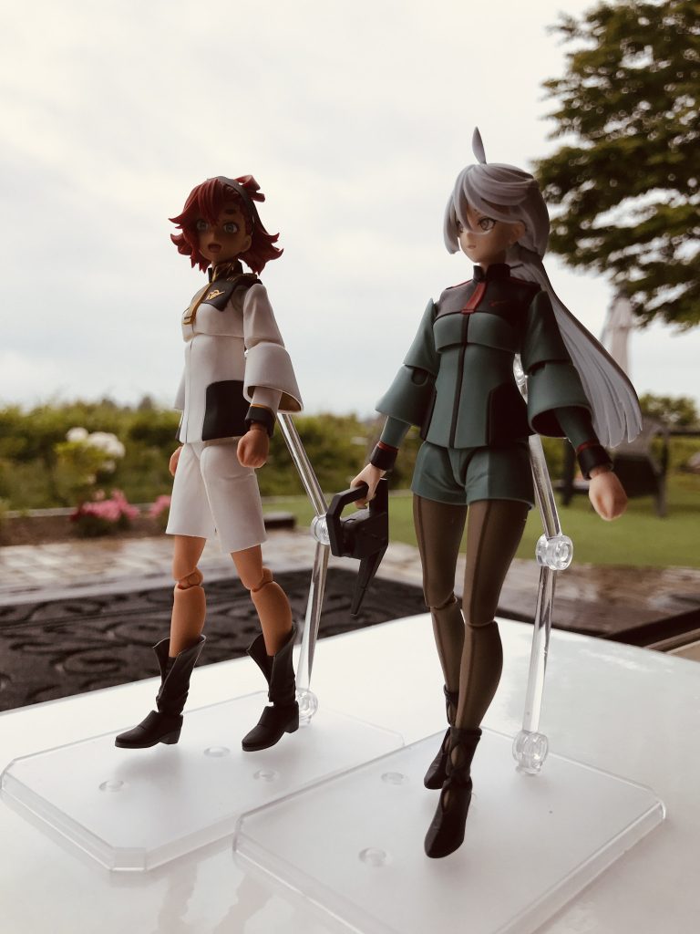 スレッタと同じく多彩な動きが出来て、リアル背景が良く似合います😊