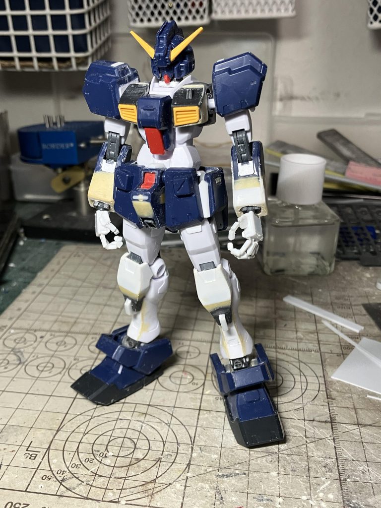 頭、足、腕、胸はヘイズル。その他はガードフレームです。足首と下腕、首は延長しています。