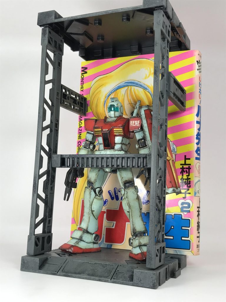 やっと念願の山田科学のディスプレイベースを手に入れたので…ひぇ〜っ うれぴ〜!!私が長年構想していた、夢のジオラマを作る事ができましたすごい…現実にモビルスーツが存在するかのようなこの迫力…どわ〜 あぶね〜〜❤︎