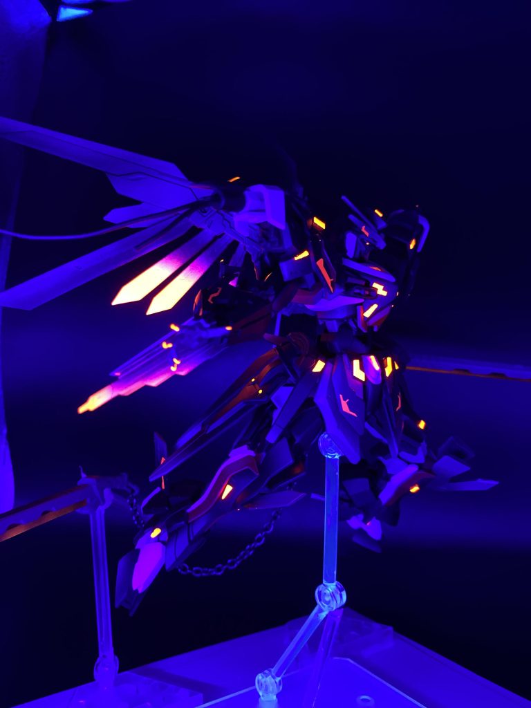 【蛍光塗料】を使った塗装は初だったので、いい経験になりました。