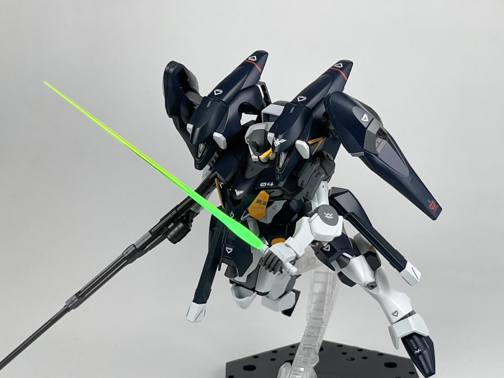 本機は機動力を生かしつつアウトレンジ射撃を行う機体の想定ですが、スピードのある機体だからこそ、格闘戦が光る！（知らんけど）