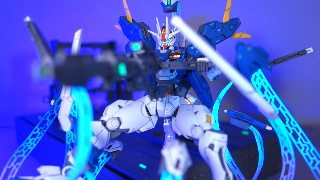 動画ではビットステイヴが銃身に接続される前も再現しています。