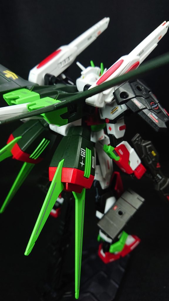 使用した塗料タミヤカラースプレー・イタリアンレッド・ブリティッシュグリーン・ブラック・ゴールド・ライトグリーンMr.カラースプレー・黒鉄色