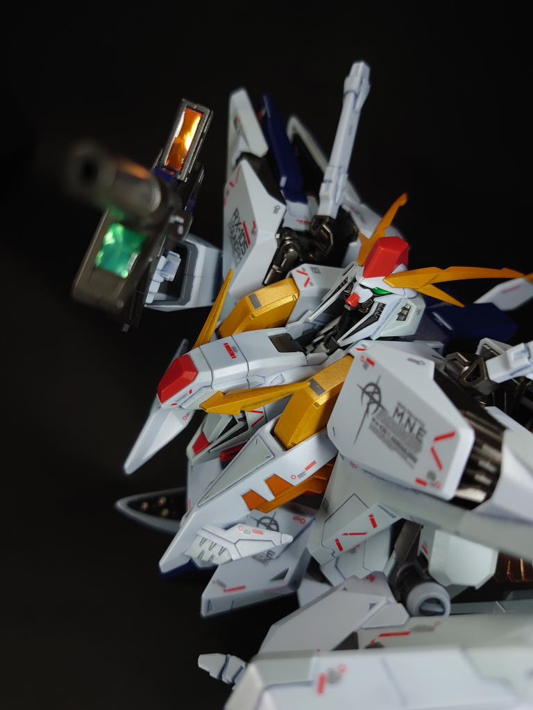 アンテナ系はパールゴールドにイエローを調合