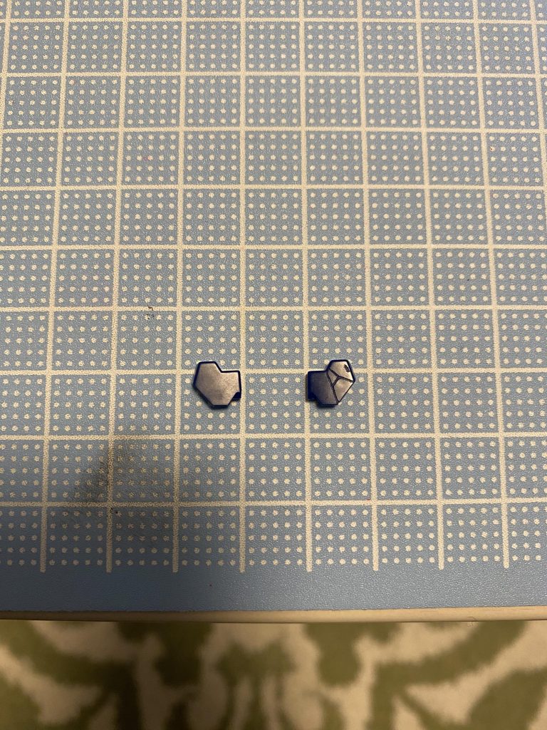 RGだけに、パーツが小さい… フロントスカートの一部に筋彫り。ver.Kaに少しでも近づけたいと、今の自分にできることはしてみたつもりです。