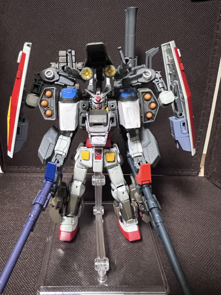 正面からです。2門の砲はロングビームライフルの認識で