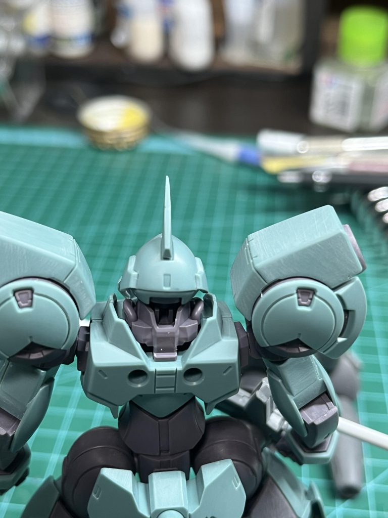 背中側ハメないで上に上げるだけで簡単にスタイル良くなるのでおすすめです。ハインドリーは不人気ですが私的には好みなタイプのガンプラです😊スタイリッシュに仕上げたらめっちゃヨキ