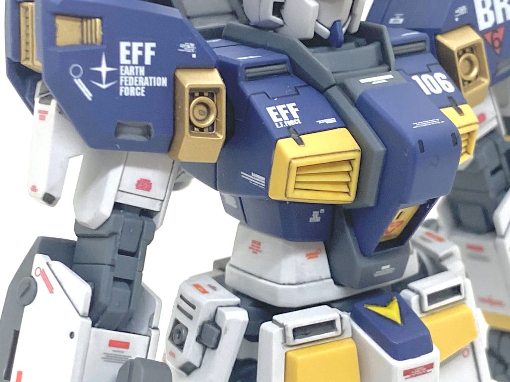 胸の106の機体番号はガンダムの102、4号機や5号機の104や105に倣って統一性を持たせています。