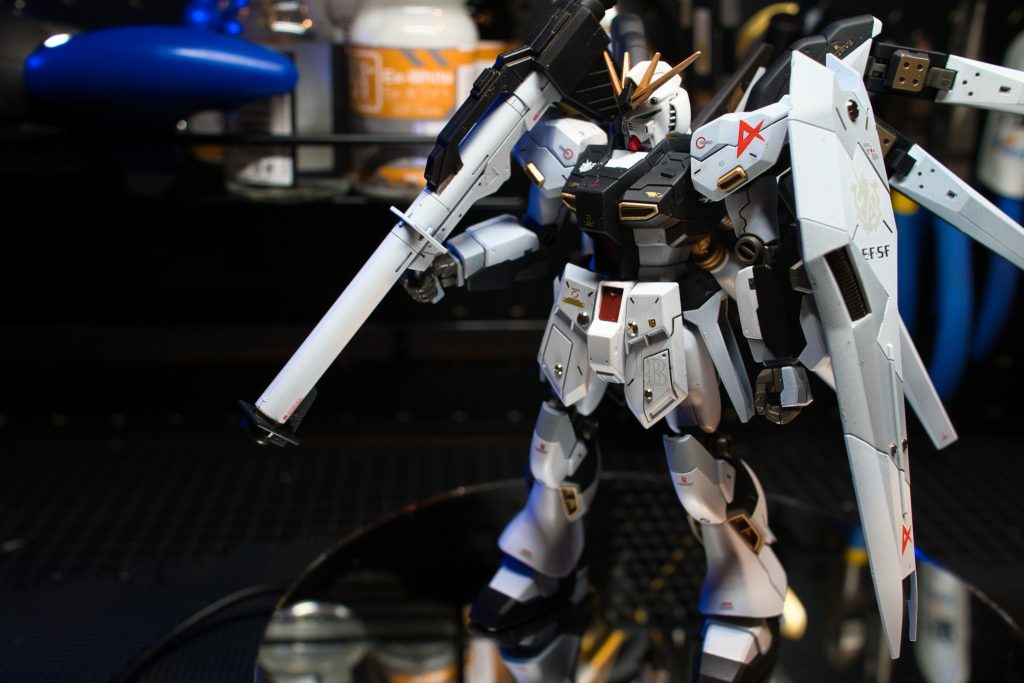 RX-93-ν2_Hi-νガンダム_HGUC–4枚目/制作者：おすぎ