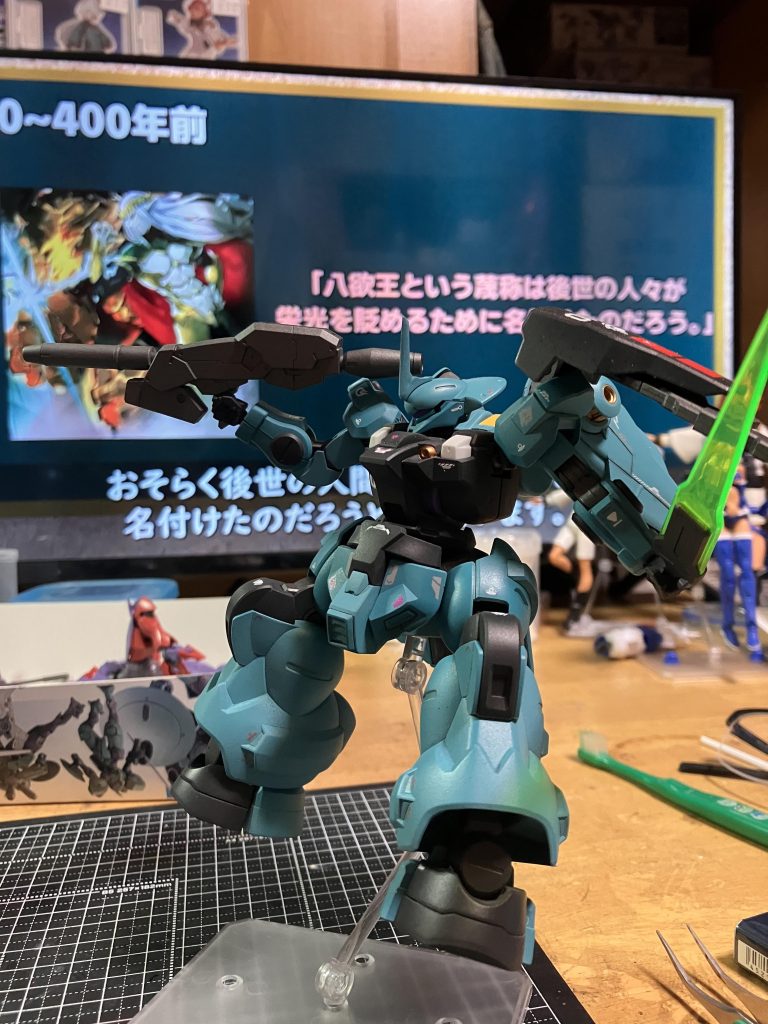 生存率を高めるためにファラクト戦でエアリアルが装着していたフライトユニットを、グエルがニカにお願いして装着させたグエルプランってことで