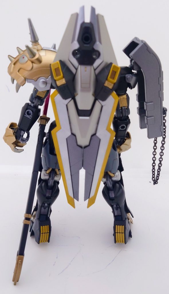 背面。背面には、エアリアルの象徴でもあるビットシールドを装備しています。