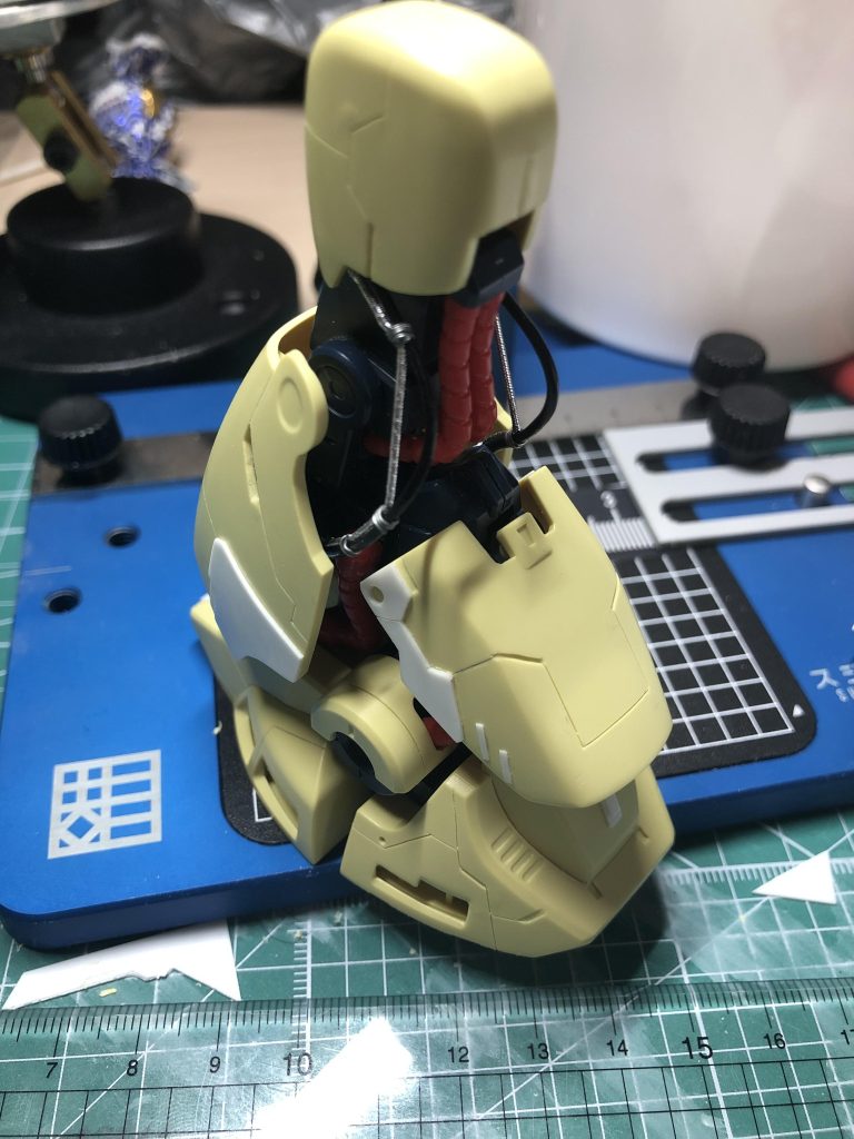 あんまり見えないケーブル達です