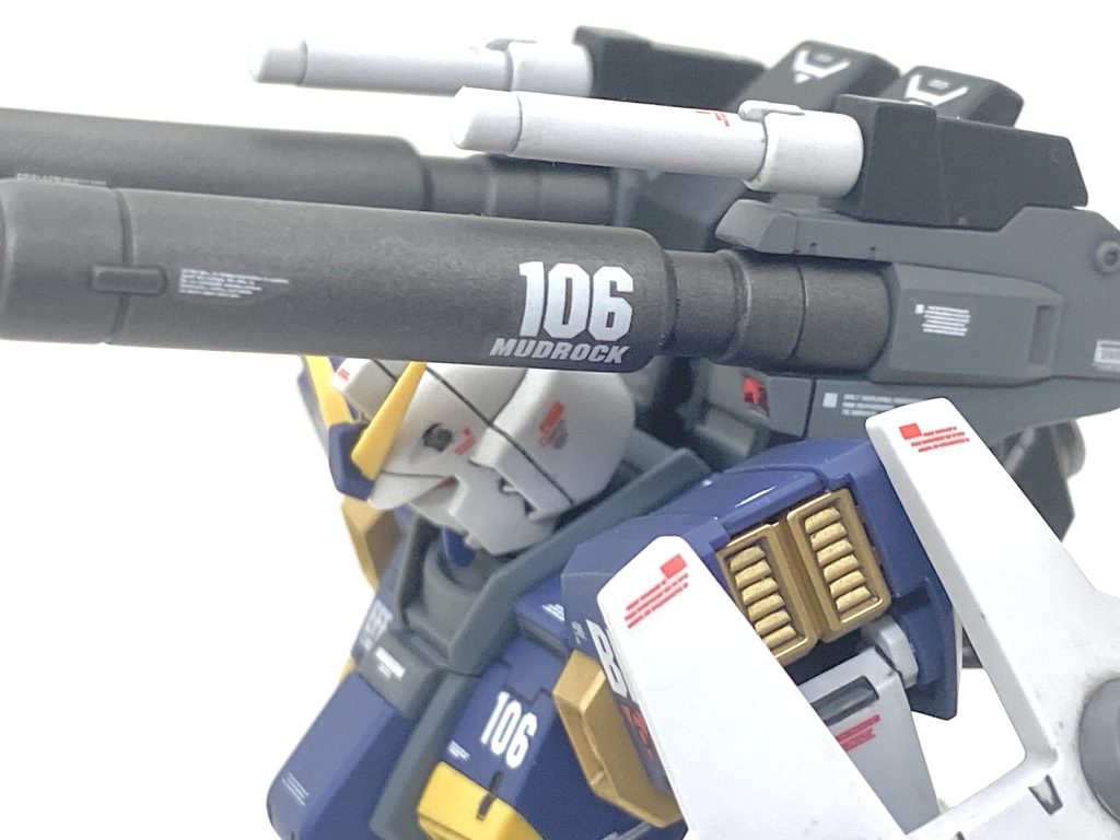 300mmキャノン砲は艶消しのメタリックでデカールをアクセントにしています。