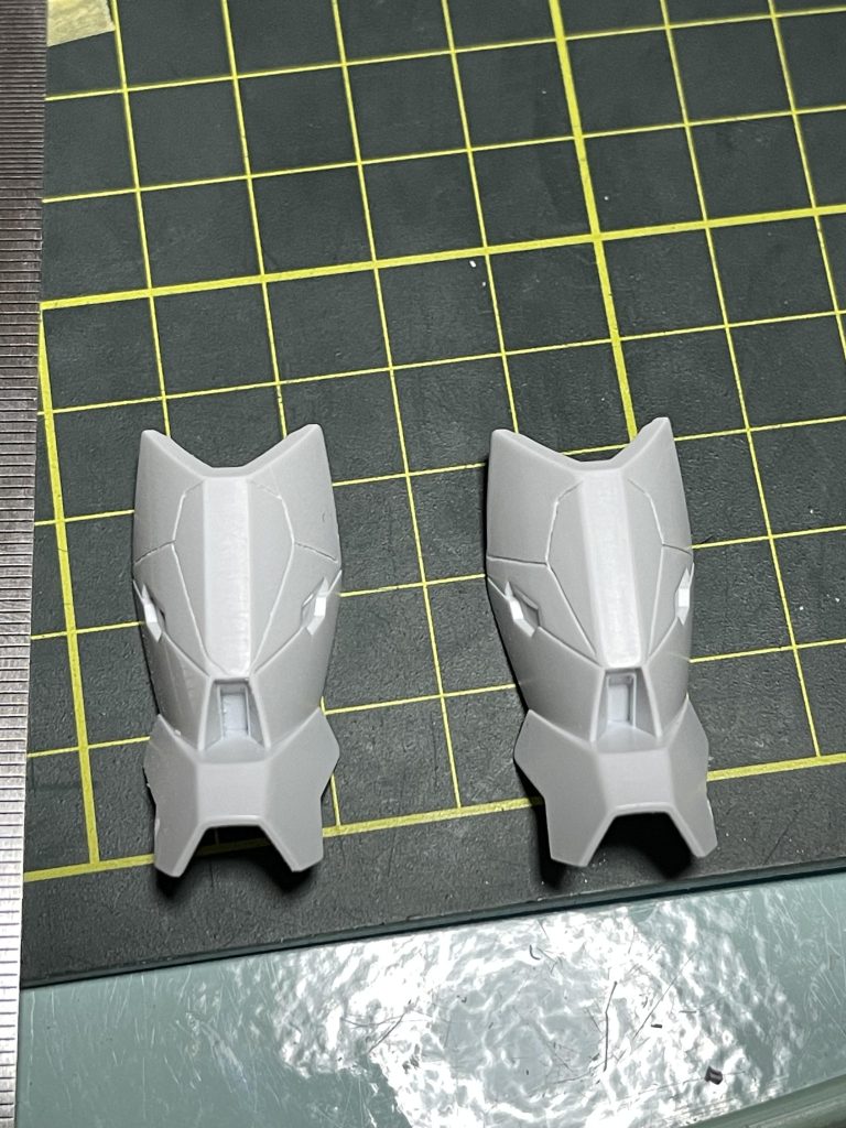 初めてのスジボリ加工、平らな面に施しました