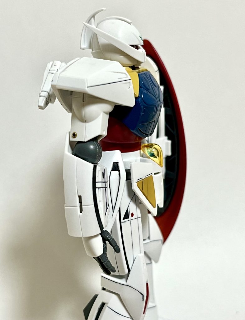 腕に金属パーツ(ビーズ？)をつけました。お手軽に高級感が出せるので好きです。閲覧ありがとうございました。