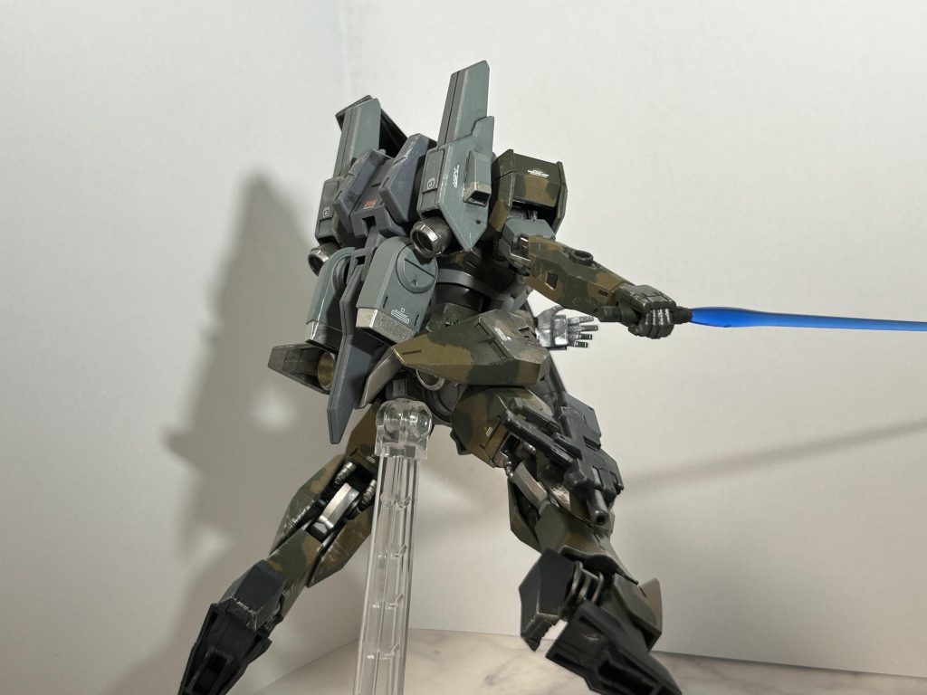 フォルドの夜明けの使ってたMS好みのデザインだからプレバンでも良いから売ってくれへんかな…