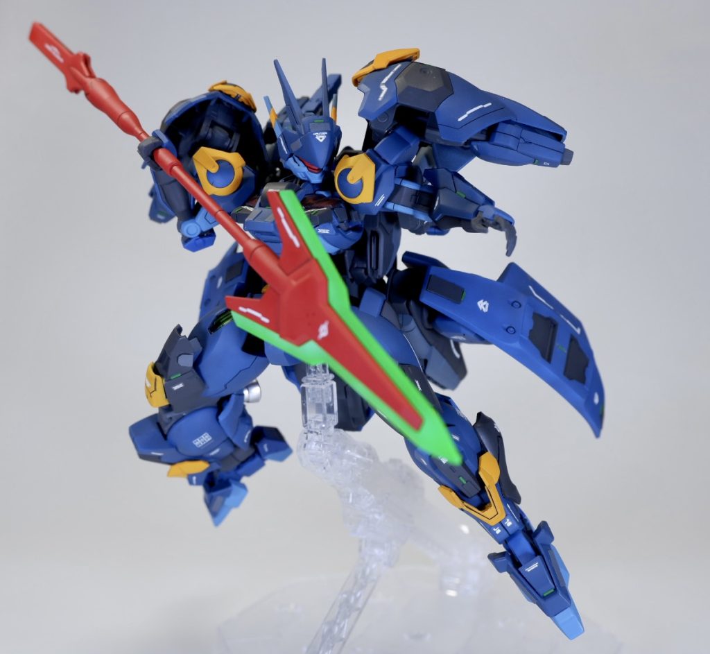 エヴァっぽい槍投げポーズも！