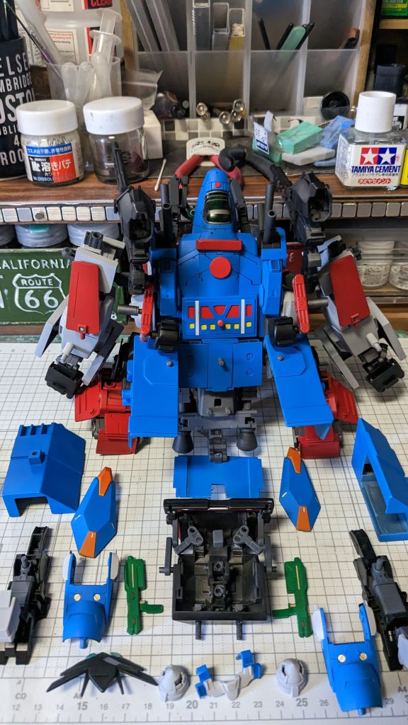 追加ギミックその2!いつものやつです!GNガンアーマーの追加武装と収納されている武装を展開!そして・・・