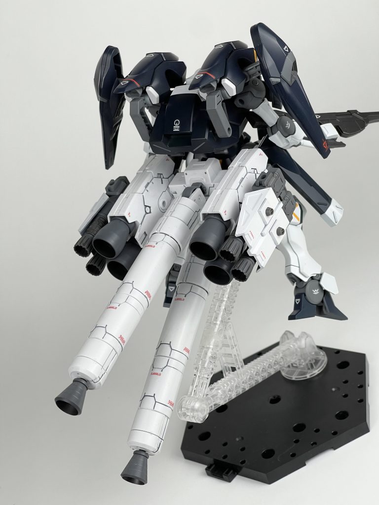 そして隠し球。増速用オプション、ヴァンガード・ブースターです！MSの機動力がウリのペイル社がエース用、あるいは特殊作戦用のオーバーチューンをすればこういう装備もあり得なくもないかなと。SFSのティックバランは航続距離の長さ、こちらは作戦区域までの到達（および離脱）速度が優れているという棲み分けの想定です。