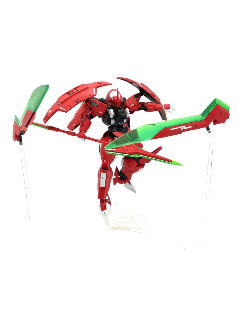 ビームウィングソードにはドローン機能は有してないが、ビームアックスと合体することで大型の近接ドローンとして自立飛行することも可能。