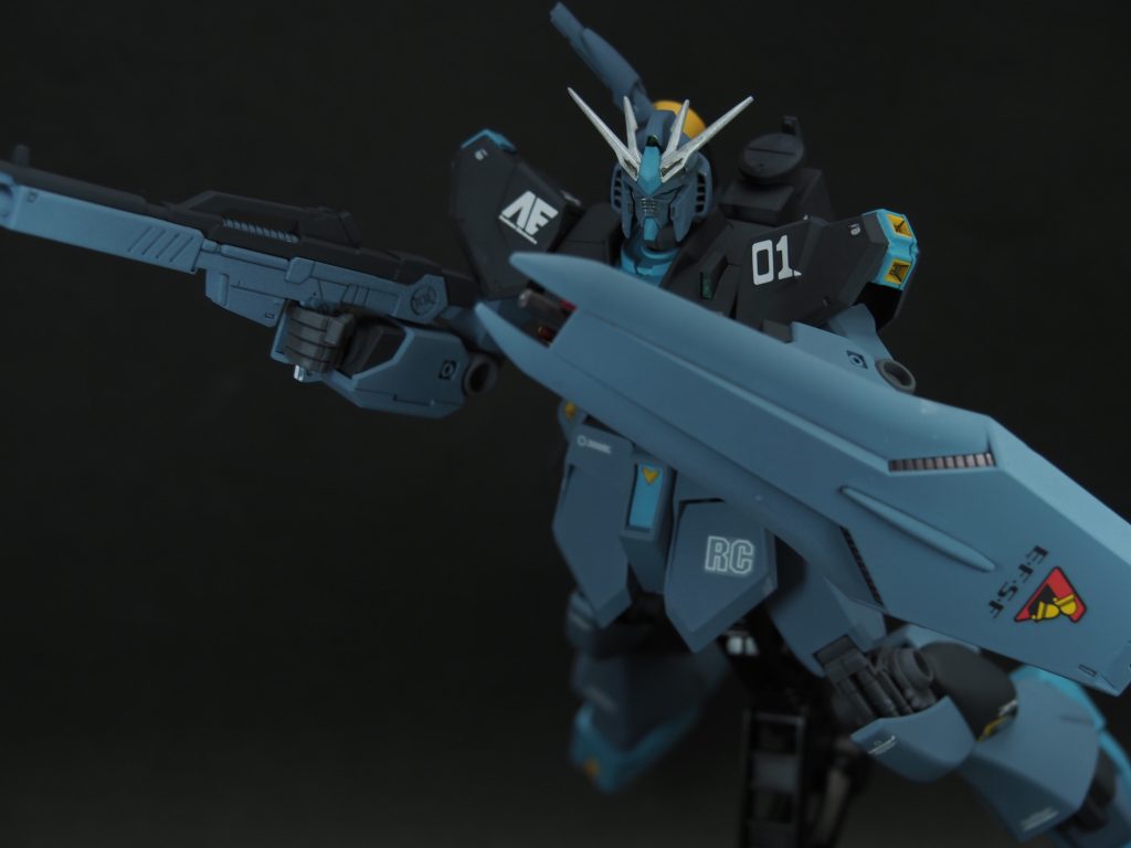 νガンダムの写真を撮ると毎回同じようなポーズになります。。。