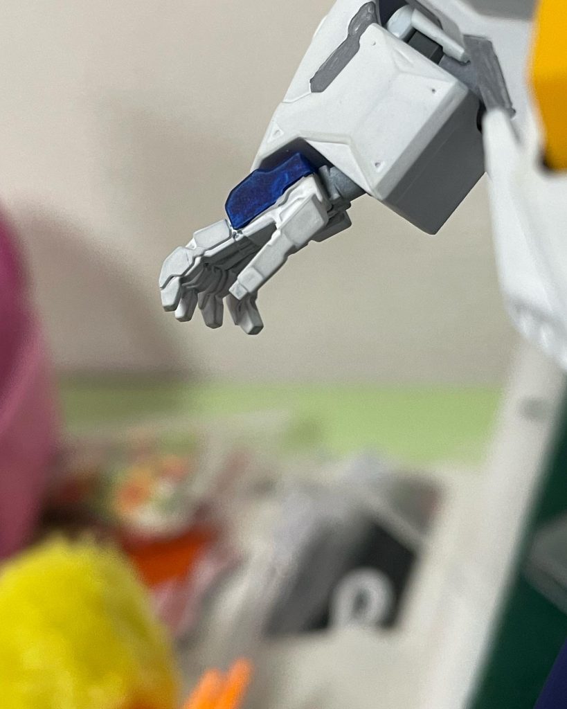 平手はコトブキヤのハンドパーツを使用しました。