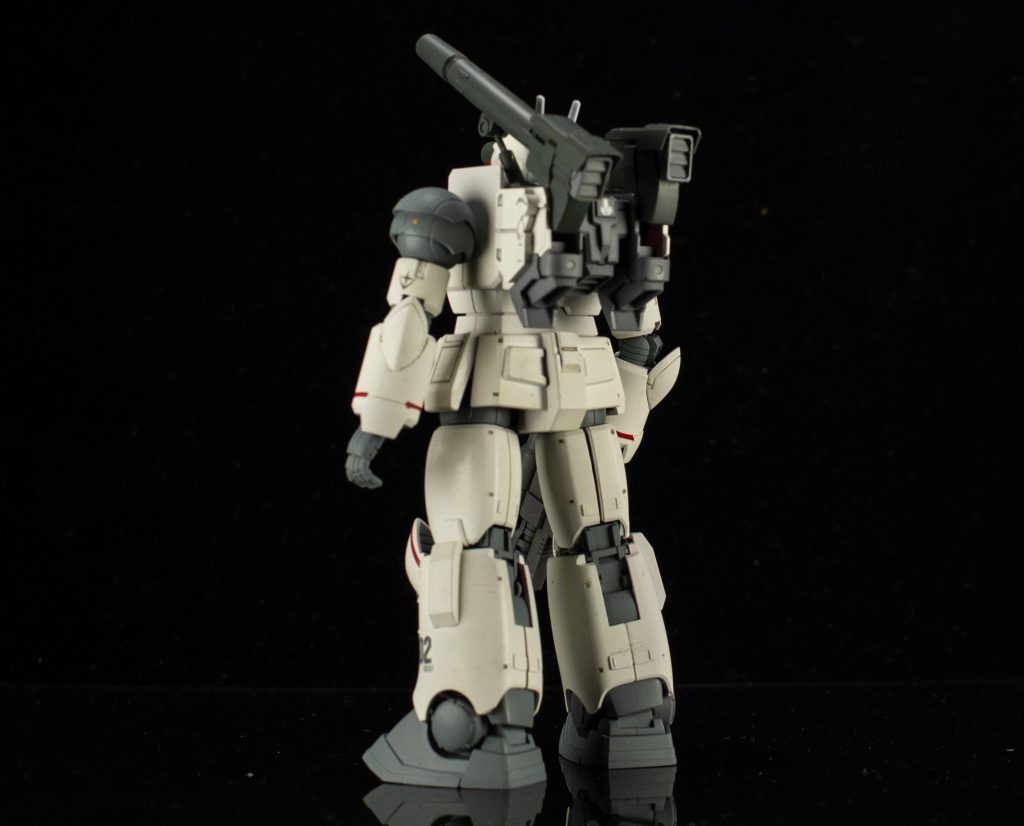 カラーレシピは、本体白をタミヤラッカーのレーシングホワイト、関節部は、タミヤ呉工廠グレーにガイアノーツ ボトムズカラーのブルーグレーを少々。バックパックは呉工廠グレー、カノン砲は、クレオス513番です