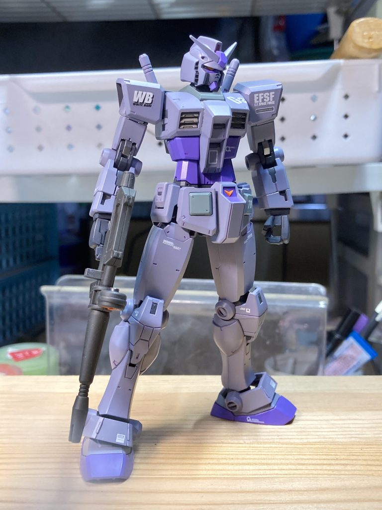 個人的にこのキットの好きな点は、大きめのビームライフルです。持たせた時に迫力があります。