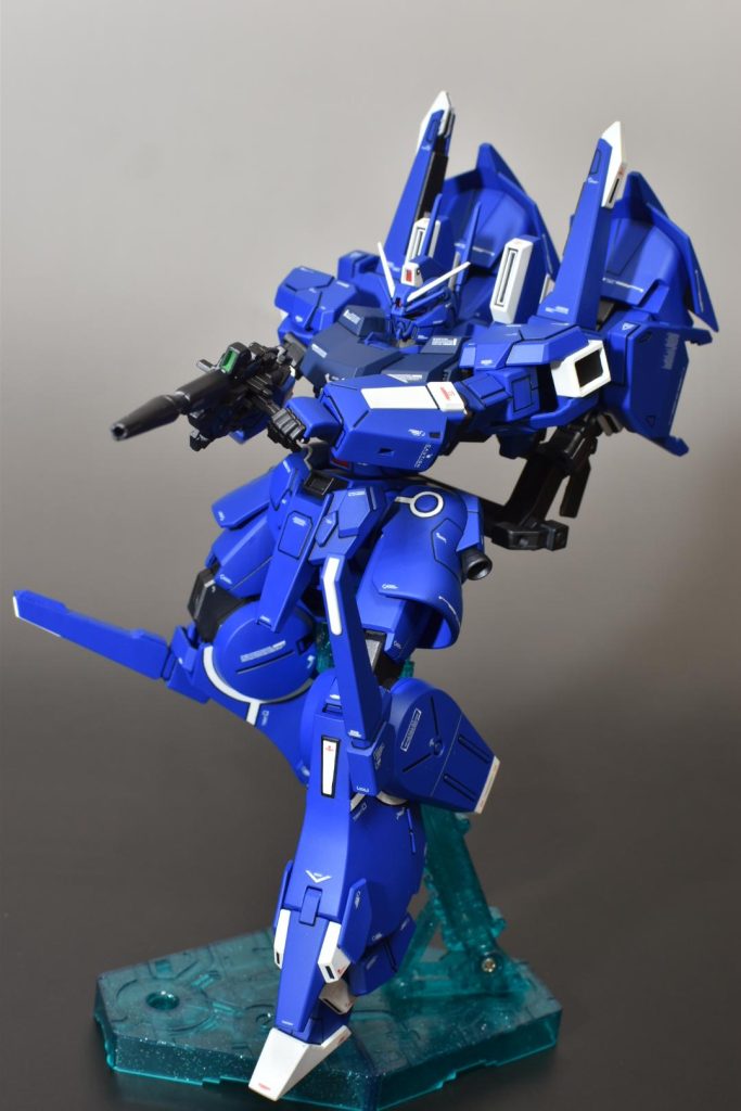 ビームマグナム撃つ時のそれっぽい姿勢を。