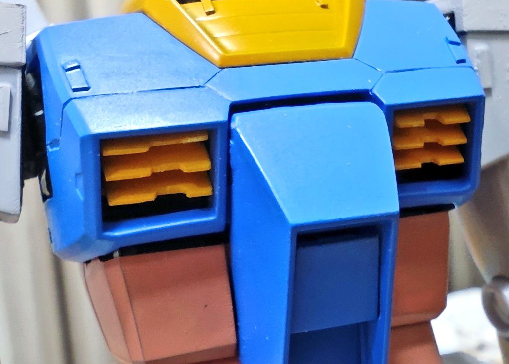 胸のフィンの切り欠けもチャームポイント。