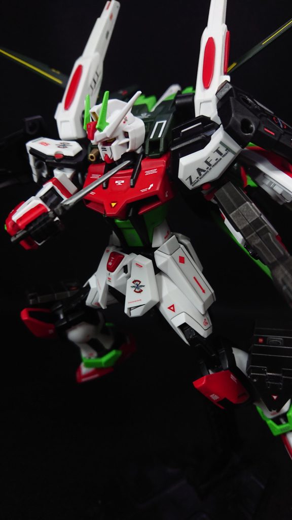 名前はストライク(攻撃)の強化型なのでワンランクアップしている感じにしたく、アサルト(猛烈に攻撃する)にしましたデカールの都合上、ザフトに所属してもらうことになりました